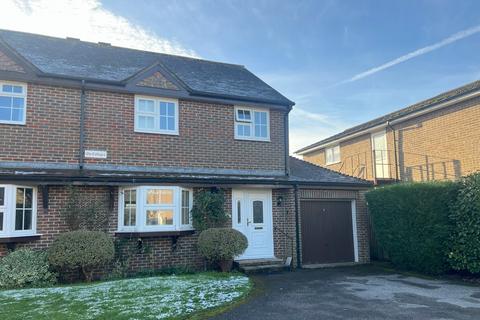 3 bedroom semi-detached house to rent, Ringwood, Hampshire