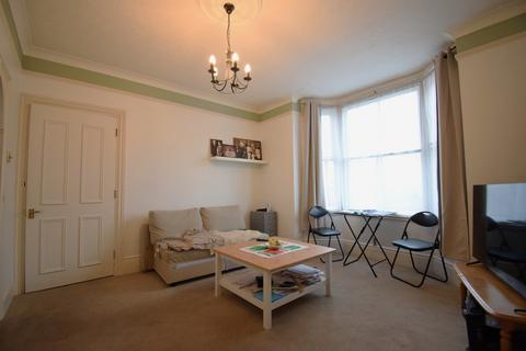 Flat 2, 18 Adelaide Square, Bedford, MK40 2RW