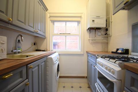 Flat 2, 18 Adelaide Square, Bedford, MK40 2RW