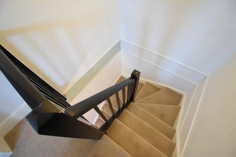 Flat 2, 18 Adelaide Square, Bedford, MK40 2RW