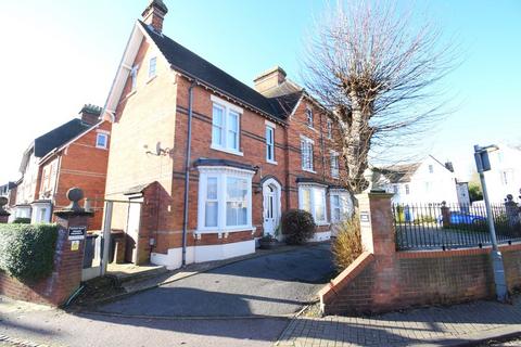Flat 2, 18 Adelaide Square, Bedford, MK40 2RW