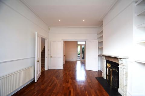 4 bedroom semi-detached house to rent, Homefield Road, Chiswick