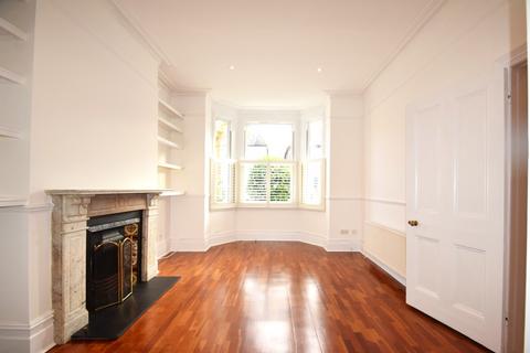 4 bedroom semi-detached house to rent, Homefield Road, Chiswick