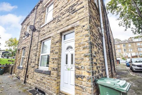 2 bedroom end of terrace house to rent, Eelholme View Street, Keighley BD20