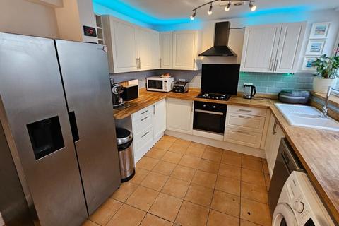 4 bedroom house share to rent, King Edwards Road, Swansea