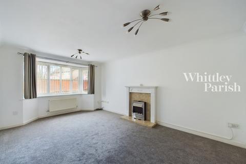 3 bedroom detached house to rent, Oakfield Road, Long Stratton