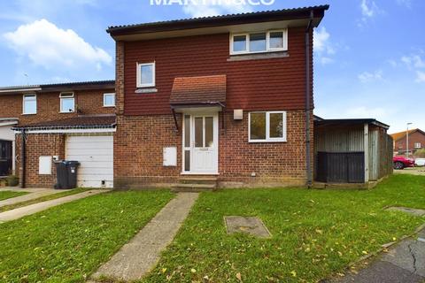 2 bedroom end of terrace house for sale, Tamar Way, Wokingham