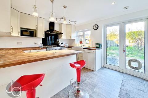 3 bedroom semi-detached house for sale, Cowdray Avenue, Colchester