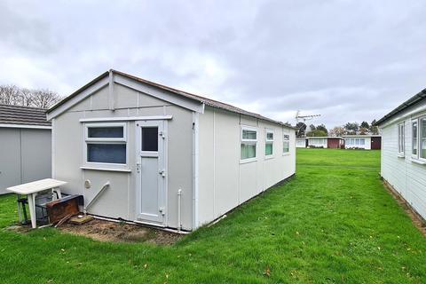 2 bedroom chalet for sale, Links Road, Mundesley