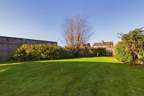 2 bedroom semi-detached house to rent, Pentland Close, Chester