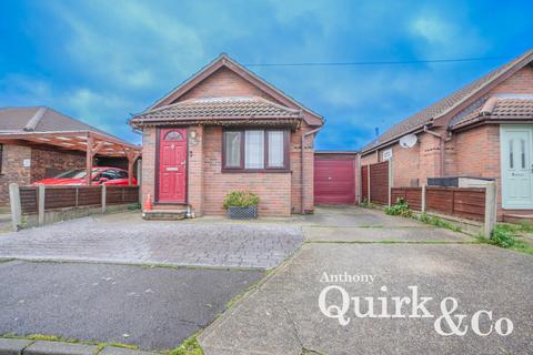 2 bedroom detached bungalow for sale, Heilsburg Road, Canvey Island, SS8