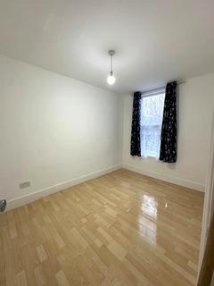 4 bedroom apartment to rent, Palmerston Road E17 6PG