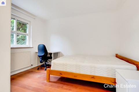 1 bedroom apartment to rent, Queen of Denmark Court, London SE16