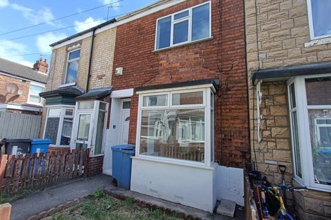 3 bedroom terraced house to rent, Rose Villas, Middleburg Street, Hull, HU9 2QR