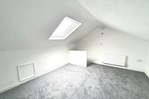 2 bedroom terraced house to rent, Lower East Avenue, Barnoldswick, Lancashire, BB18 6DN