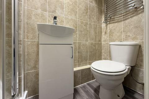 Studio to rent, Arundel Road, Croydon