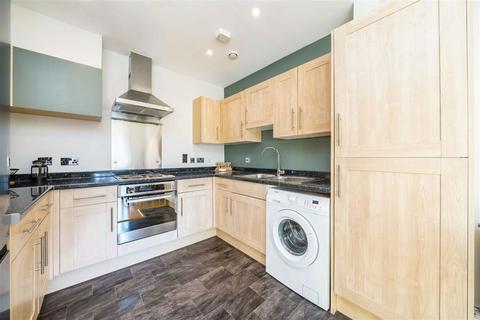 2 bedroom flat to rent, Evelyn Street, London SE8