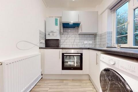 2 bedroom flat to rent, Hendon Way, London, NW2