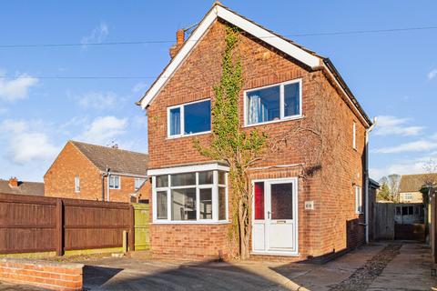 60 Charles Avenue, Laceby, Grimsby, DN37 7HA