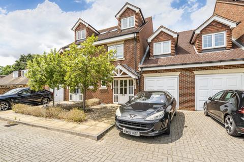 4 bedroom townhouse for sale, Mayhurst Mews, Woking GU22