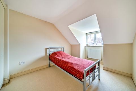 4 bedroom townhouse for sale, Mayhurst Mews, Woking GU22