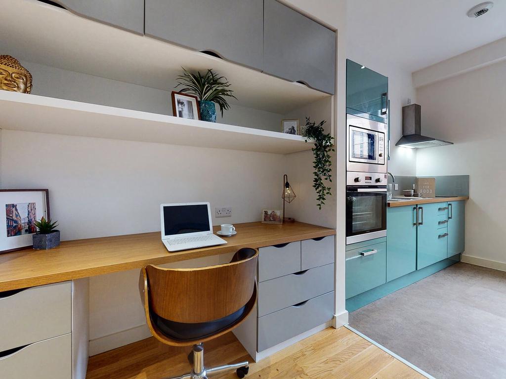 Apartment in Leeds, West Yorkshire - View 3