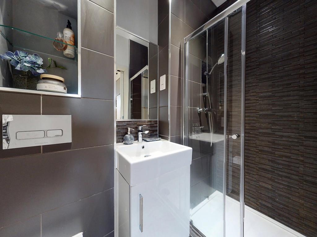 Apartment in Leeds, West Yorkshire - View 4