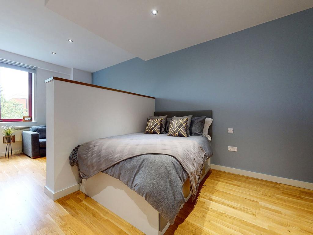 Apartment in Leeds, West Yorkshire - More