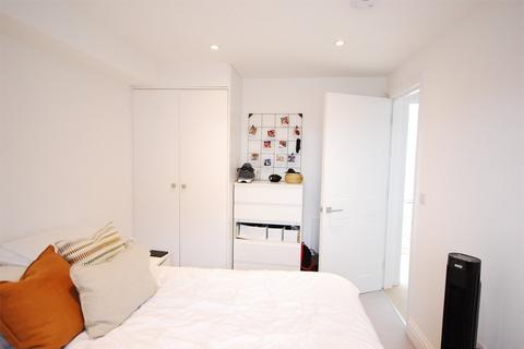1 bedroom detached house to rent, Acre Lane, London SW2