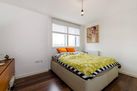 2 bedroom flat to rent, Cambridge Crescent, Bethnal Green, London, E2