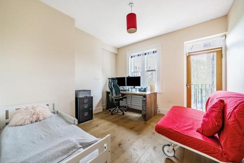 2 bedroom flat for sale, Randolph Avenue, Maida Vale