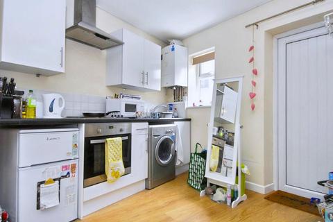 Studio to rent, Seymour Avenue, Plymouth PL4