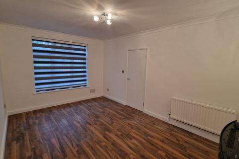 3 bedroom terraced house to rent, Pynham Close, Abbey Wood SE2