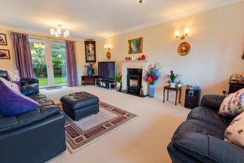 4 bedroom detached house for sale, Willoughby Chase, Gainsborough, DN21