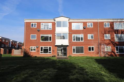 2 bedroom apartment for sale, Raynsford Walk, Warwick