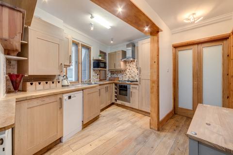 3 bedroom flat to rent, Cockspur Street, London