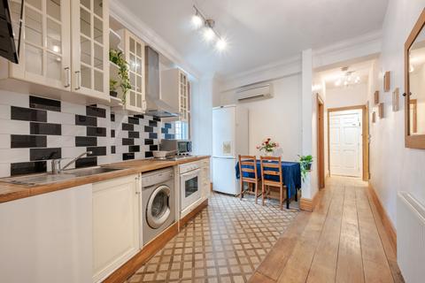 3 bedroom flat to rent, Cockspur Street, London