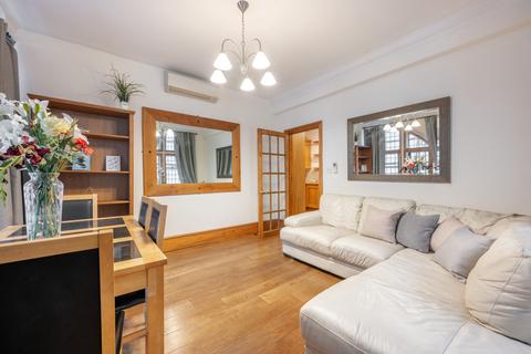 2 bedroom flat to rent, Cockspur Street, London