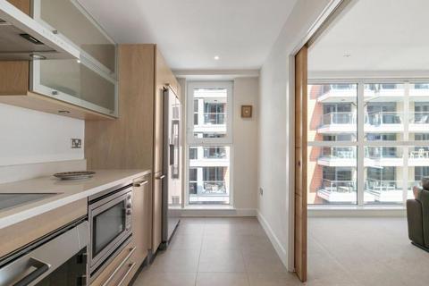 3 bedroom flat to rent, Fountain House, The Boulevard, London