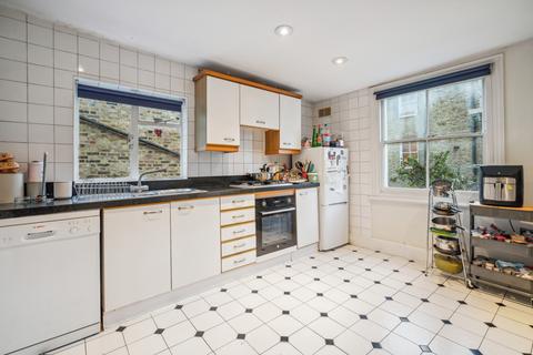 3 bedroom flat for sale, St Maur Road, London