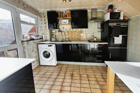 3 bedroom semi-detached house for sale, St. Andrews Green, Swindon, SN3 5ER