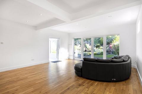 4 bedroom detached bungalow for sale, Baldwyns Park, Bexley