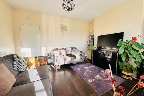 3 bedroom flat for sale, Rendlebury House, Ogilby Street, Woolwich, London, SE18 5EN