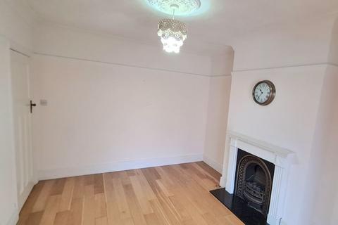 3 bedroom detached house to rent, Southwood Road, London SE9