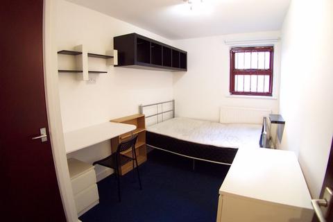 3 bedroom flat to rent, Belle Vue Road, Leeds