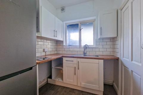 1 bedroom flat to rent, Burnaby Road, Southend-On-Sea