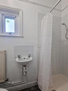 1 bedroom flat to rent, Burnaby Road, Southend-On-Sea