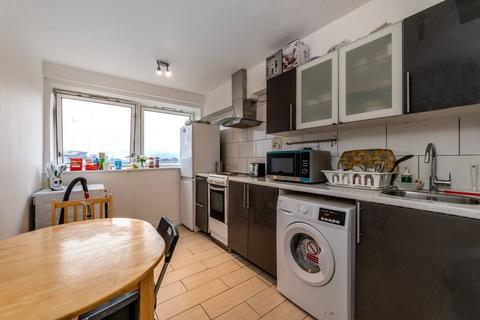 2 bedroom flat for sale, Hornsey Road, Islington, London, N7