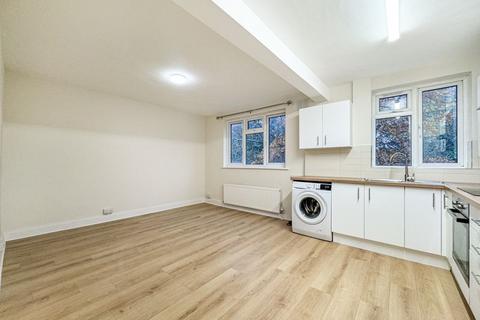 2 bedroom apartment to rent, Deans Court, Brook Avenue, Edgware