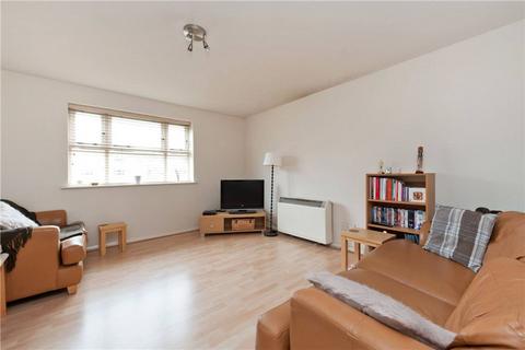 2 bedroom flat to rent, Massingberd Way, Tooting, London, SW17